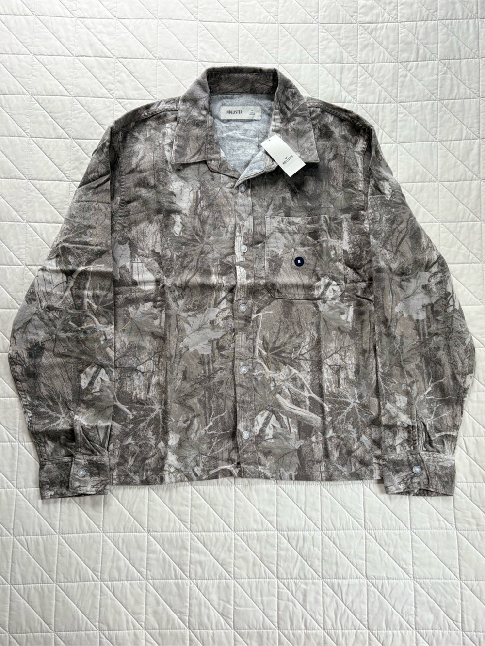 Hollister California Men’s Camouflage Long Sleeve Button Down Shirt - NWT Medium
